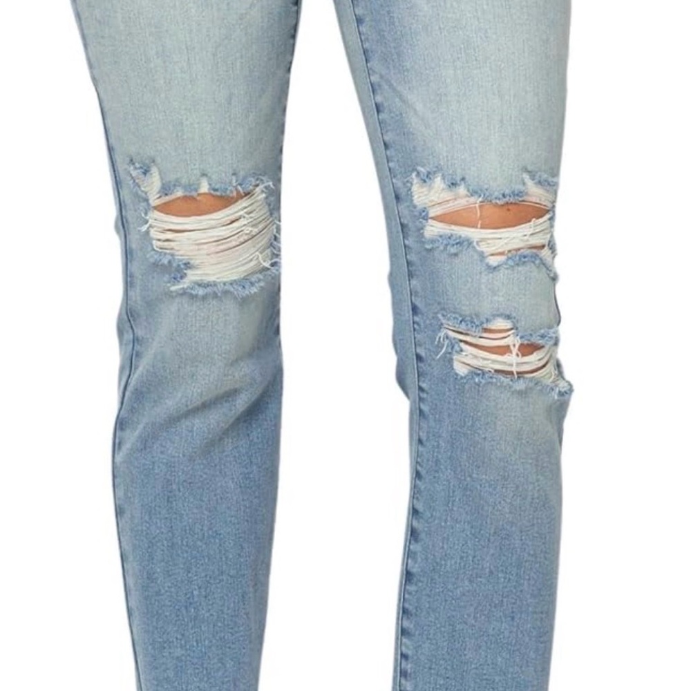 Judy Blue Light Blue Distressed Jeans